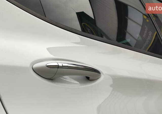 Белый Шевроле Bolt EV, объемом двигателя 0 л и пробегом 230 тыс. км за 12900 $, фото 28 на Automoto.ua