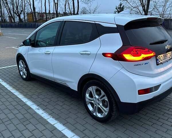 Белый Шевроле Bolt EV, объемом двигателя 0 л и пробегом 170 тыс. км за 15500 $, фото 3 на Automoto.ua