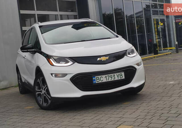 Белый Шевроле Bolt EV, объемом двигателя 0 л и пробегом 230 тыс. км за 12900 $, фото 5 на Automoto.ua