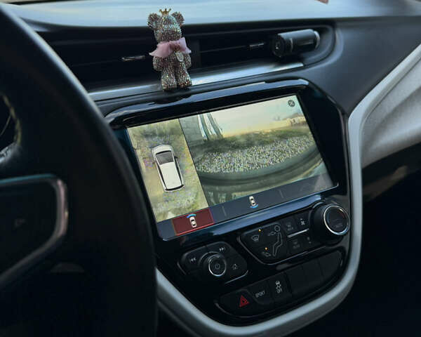 Білий Шевроле Bolt EV, об'ємом двигуна 0 л та пробігом 92 тис. км за 17000 $, фото 18 на Automoto.ua