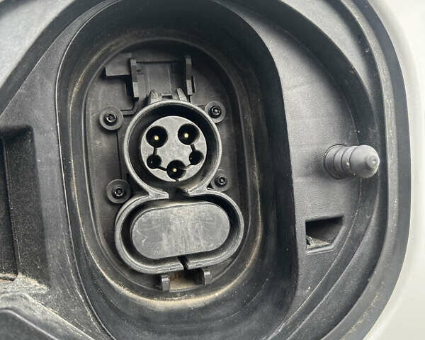 Шевроле Bolt EV 2018 в Буче на Automoto.ua Белый Шевроле Bolt EV, объемом двигателя 0 л и пробегом 30 тыс. км за 16800 $, фото 40 на Automoto.ua