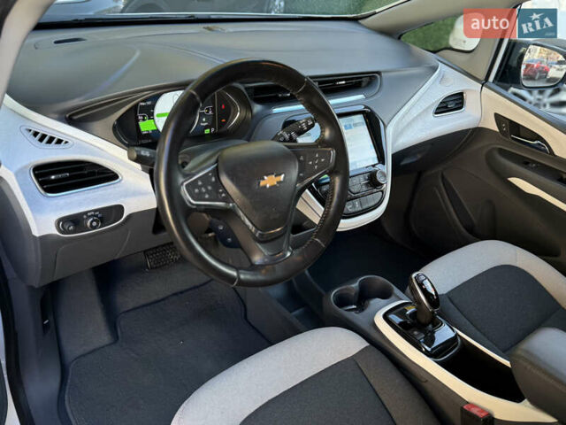 Шевроле Bolt EV 2018 в Одессе на Automoto.ua Белый Шевроле Bolt EV, объемом двигателя 0 л и пробегом 43 тыс. км за 17500 $, фото 38 на Automoto.ua