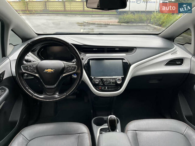 Белый Шевроле Bolt EV, объемом двигателя 0 л и пробегом 64 тыс. км за 14300 $, фото 13 на Automoto.ua