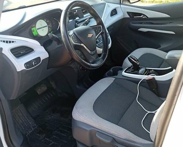 Білий Шевроле Bolt EV, об'ємом двигуна 0 л та пробігом 154 тис. км за 13800 $, фото 6 на Automoto.ua
