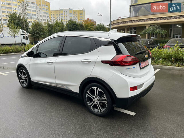 Белый Шевроле Bolt EV, объемом двигателя 0 л и пробегом 64 тыс. км за 14300 $, фото 10 на Automoto.ua