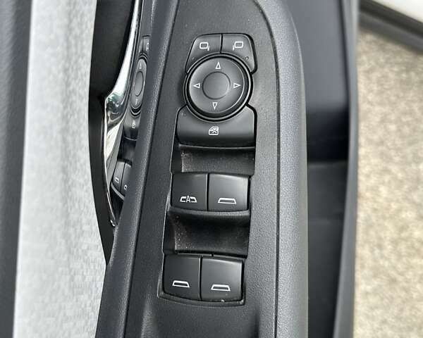 Білий Шевроле Bolt EV, об'ємом двигуна 0 л та пробігом 30 тис. км за 16800 $, фото 22 на Automoto.ua