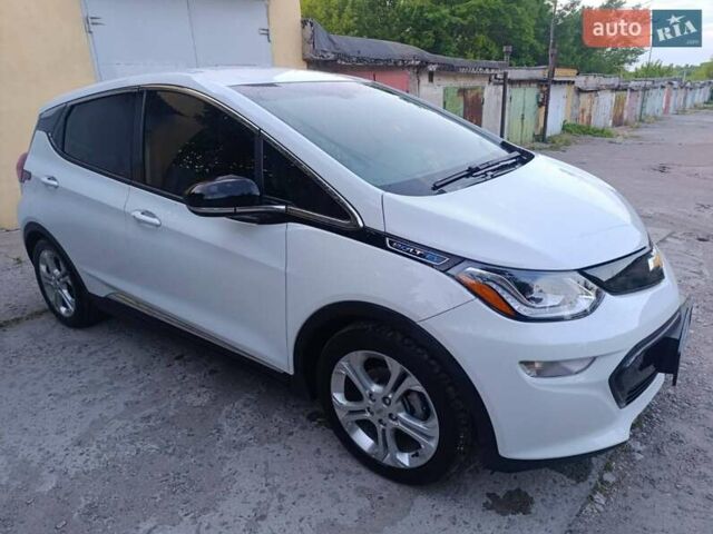 Белый Шевроле Bolt EV, объемом двигателя 0 л и пробегом 120 тыс. км за 15500 $, фото 3 на Automoto.ua