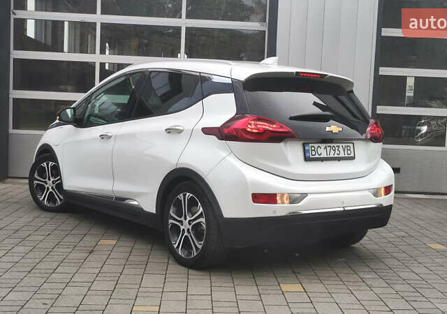 Белый Шевроле Bolt EV, объемом двигателя 0 л и пробегом 230 тыс. км за 12900 $, фото 20 на Automoto.ua