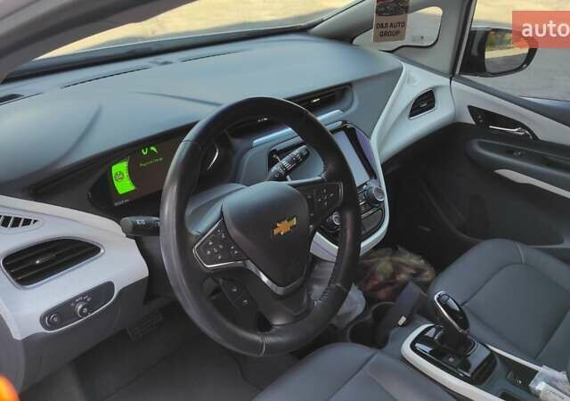 Белый Шевроле Bolt EV, объемом двигателя 0 л и пробегом 90 тыс. км за 17000 $, фото 3 на Automoto.ua