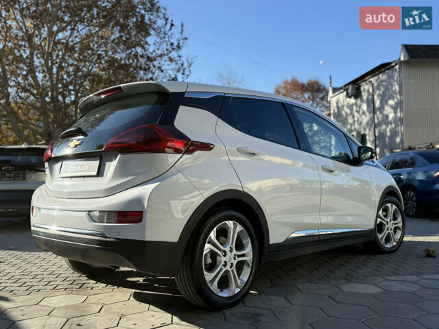 Шевроле Bolt EV 2018 в Одессе на Automoto.ua Белый Шевроле Bolt EV, объемом двигателя 0 л и пробегом 43 тыс. км за 17500 $, фото 21 на Automoto.ua