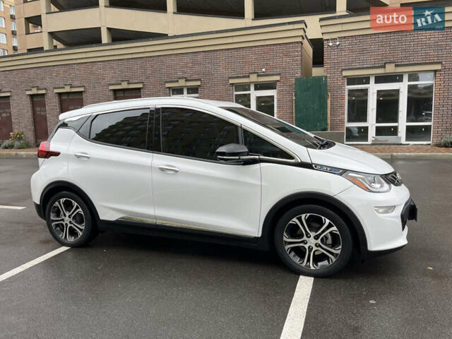 Белый Шевроле Bolt EV, объемом двигателя 0 л и пробегом 64 тыс. км за 14300 $, фото 4 на Automoto.ua