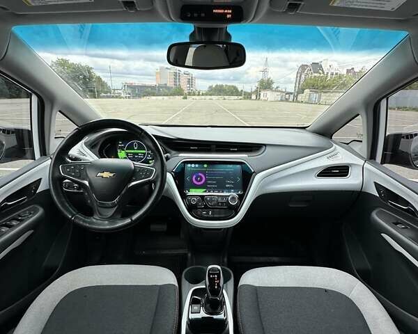 Білий Шевроле Bolt EV, об'ємом двигуна 0 л та пробігом 30 тис. км за 16800 $, фото 15 на Automoto.ua
