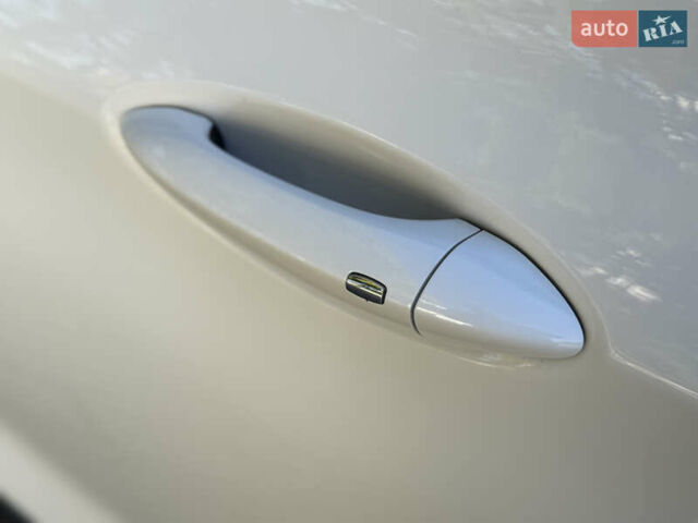 Шевроле Bolt EV 2018 в Одессе на Automoto.ua Белый Шевроле Bolt EV, объемом двигателя 0 л и пробегом 43 тыс. км за 17500 $, фото 47 на Automoto.ua