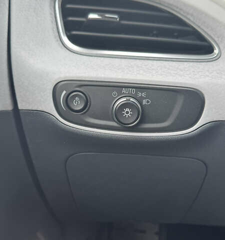 Білий Шевроле Bolt EV, об'ємом двигуна 0 л та пробігом 47 тис. км за 17500 $, фото 21 на Automoto.ua