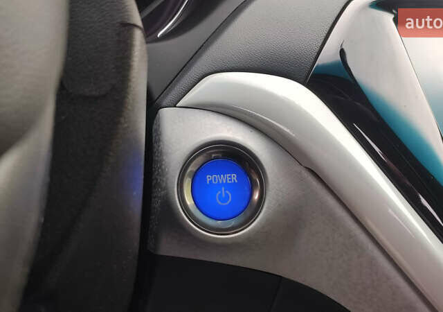 Белый Шевроле Bolt EV, объемом двигателя 0 л и пробегом 230 тыс. км за 12900 $, фото 63 на Automoto.ua