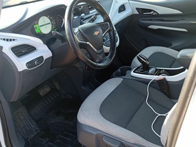 Белый Шевроле Bolt EV, объемом двигателя 0 л и пробегом 154 тыс. км за 13800 $, фото 7 на Automoto.ua