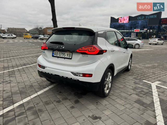Белый Шевроле Bolt EV, объемом двигателя 0 л и пробегом 146 тыс. км за 13700 $, фото 5 на Automoto.ua