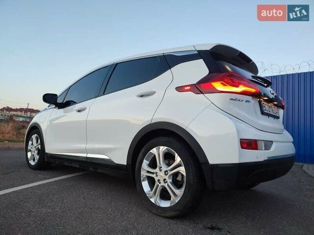 Белый Шевроле Bolt EV, объемом двигателя 0 л и пробегом 126 тыс. км за 13100 $, фото 4 на Automoto.ua