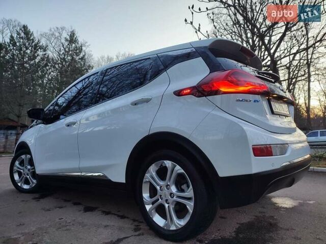 Белый Шевроле Bolt EV, объемом двигателя 0 л и пробегом 122 тыс. км за 13199 $, фото 8 на Automoto.ua