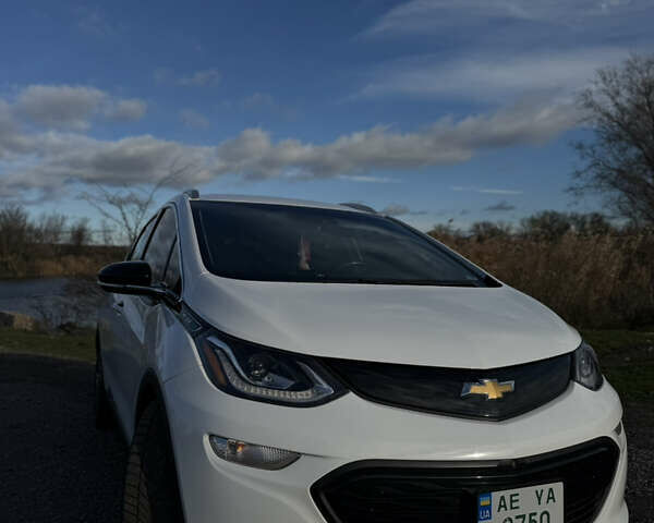 Білий Шевроле Bolt EV, об'ємом двигуна 0 л та пробігом 92 тис. км за 17000 $, фото 2 на Automoto.ua