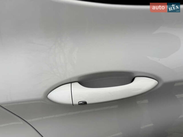 Белый Шевроле Bolt EV, объемом двигателя 0 л и пробегом 146 тыс. км за 13700 $, фото 31 на Automoto.ua