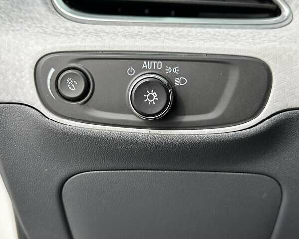 Білий Шевроле Bolt EV, об'ємом двигуна 0 л та пробігом 30 тис. км за 16800 $, фото 26 на Automoto.ua