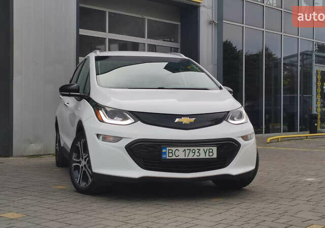 Белый Шевроле Bolt EV, объемом двигателя 0 л и пробегом 230 тыс. км за 12900 $, фото 1 на Automoto.ua
