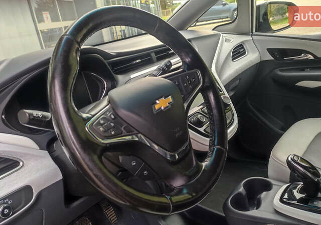 Белый Шевроле Bolt EV, объемом двигателя 0 л и пробегом 230 тыс. км за 12900 $, фото 60 на Automoto.ua