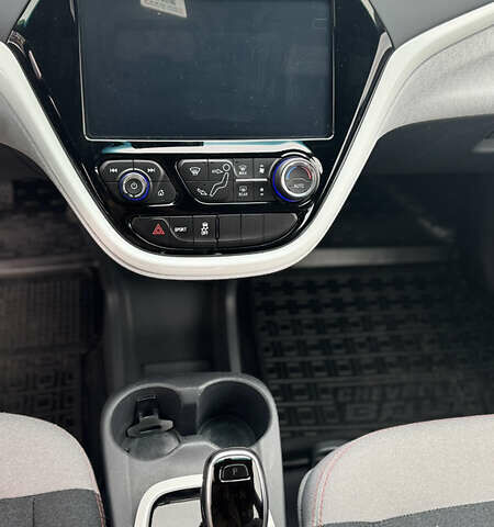 Білий Шевроле Bolt EV, об'ємом двигуна 0 л та пробігом 47 тис. км за 17500 $, фото 16 на Automoto.ua