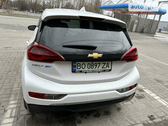 Белый Шевроле Bolt EV, объемом двигателя 0 л и пробегом 163 тыс. км за 18950 $, фото 8 на Automoto.ua