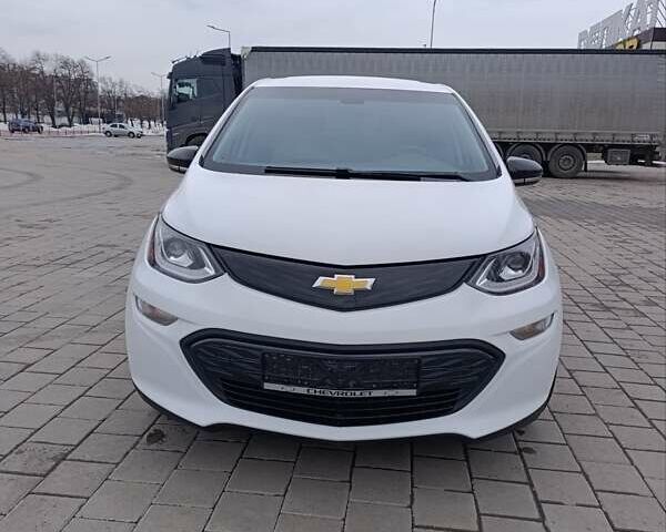 Белый Шевроле Bolt EV, объемом двигателя 0 л и пробегом 161 тыс. км за 12550 $, фото 1 на Automoto.ua