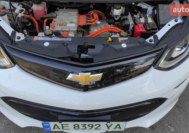 Белый Шевроле Bolt EV, объемом двигателя 0 л и пробегом 90 тыс. км за 17000 $, фото 10 на Automoto.ua