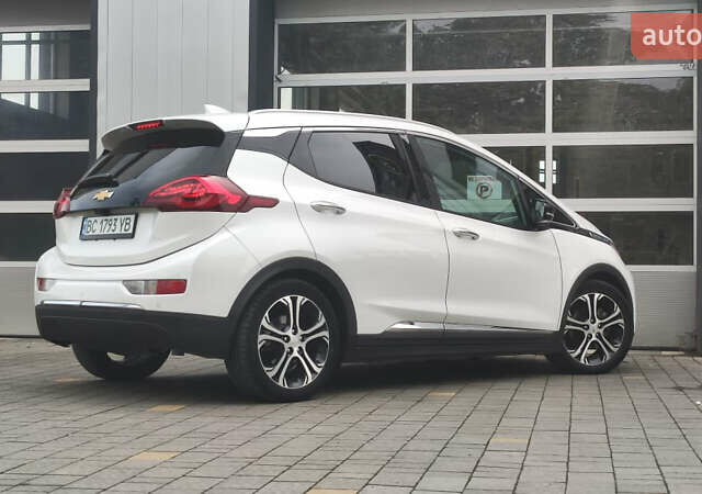 Белый Шевроле Bolt EV, объемом двигателя 0 л и пробегом 230 тыс. км за 12900 $, фото 23 на Automoto.ua