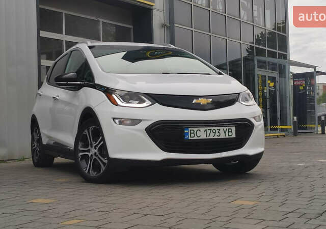 Белый Шевроле Bolt EV, объемом двигателя 0 л и пробегом 230 тыс. км за 12900 $, фото 4 на Automoto.ua
