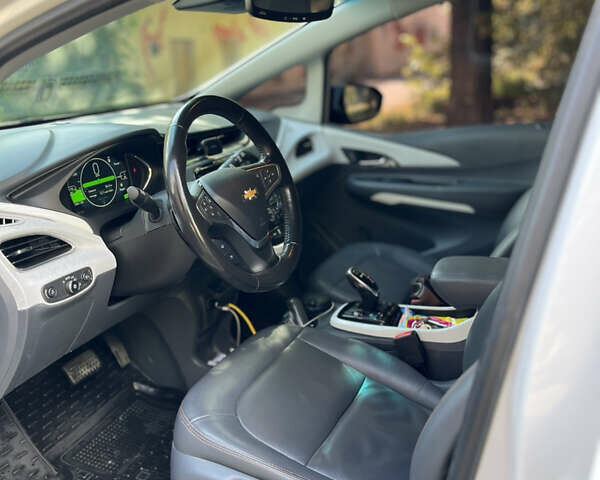 Білий Шевроле Bolt EV, об'ємом двигуна 0 л та пробігом 132 тис. км за 14200 $, фото 16 на Automoto.ua