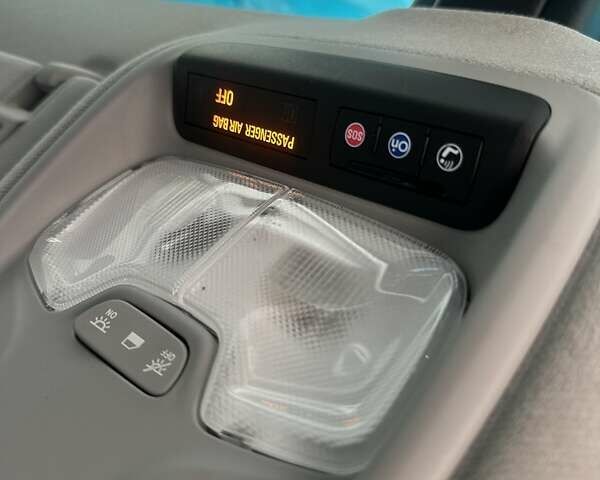 Белый Шевроле Bolt EV, объемом двигателя 0 л и пробегом 30 тыс. км за 16400 $, фото 40 на Automoto.ua