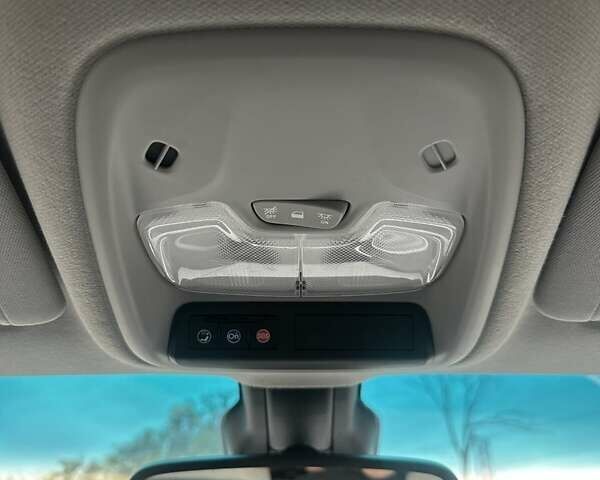 Белый Шевроле Bolt EV, объемом двигателя 0 л и пробегом 30 тыс. км за 16400 $, фото 28 на Automoto.ua