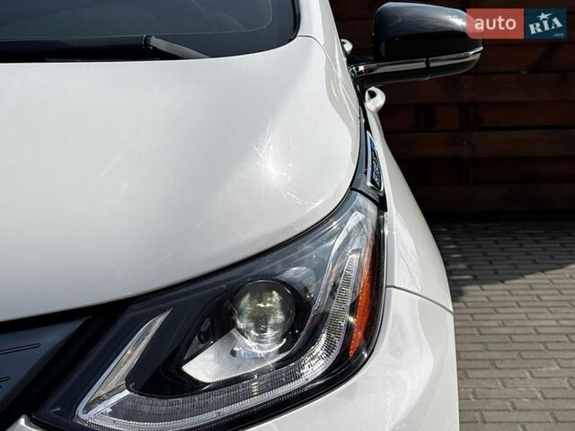 Белый Шевроле Bolt EV, объемом двигателя 0 л и пробегом 30 тыс. км за 15500 $, фото 2 на Automoto.ua
