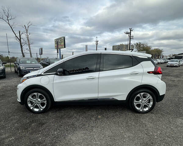 Шевроле Bolt EV 2018 в Буче на Automoto.ua Белый Шевроле Bolt EV, объемом двигателя 0 л и пробегом 30 тыс. км за 16800 $, фото 5 на Automoto.ua