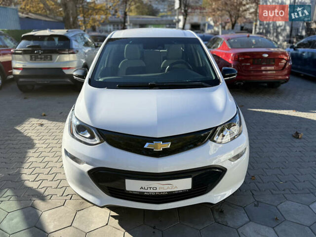 Шевроле Bolt EV 2018 в Одессе на Automoto.ua Белый Шевроле Bolt EV, объемом двигателя 0 л и пробегом 43 тыс. км за 17500 $, фото 1 на Automoto.ua