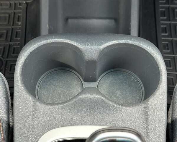 Білий Шевроле Bolt EV, об'ємом двигуна 0 л та пробігом 30 тис. км за 16800 $, фото 34 на Automoto.ua