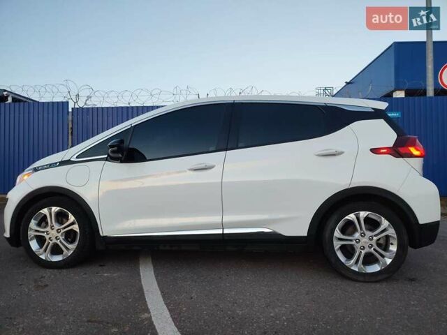 Белый Шевроле Bolt EV, объемом двигателя 0 л и пробегом 122 тыс. км за 13199 $, фото 6 на Automoto.ua