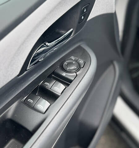 Білий Шевроле Bolt EV, об'ємом двигуна 0 л та пробігом 47 тис. км за 17500 $, фото 15 на Automoto.ua