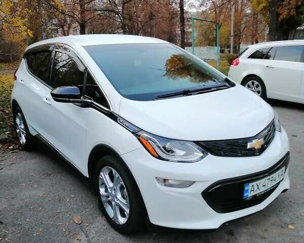 Белый Шевроле Bolt EV, объемом двигателя 0 л и пробегом 29 тыс. км за 17900 $, фото 5 на Automoto.ua