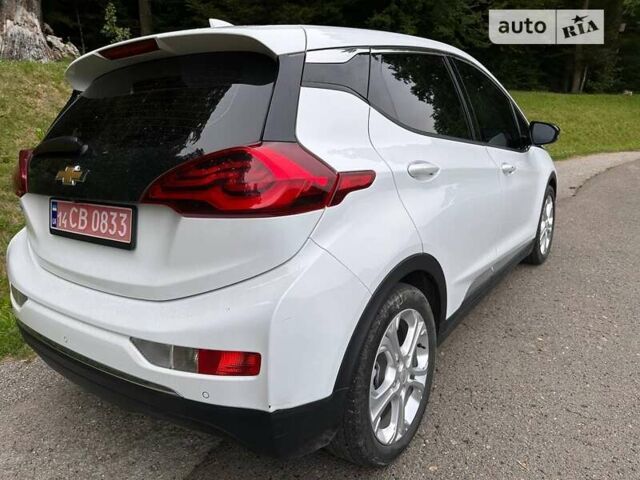 Белый Шевроле Bolt EV, объемом двигателя 0 л и пробегом 45 тыс. км за 16500 $, фото 2 на Automoto.ua