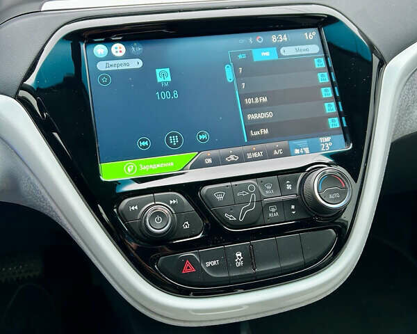 Белый Шевроле Bolt EV, объемом двигателя 0 л и пробегом 74 тыс. км за 18300 $, фото 5 на Automoto.ua