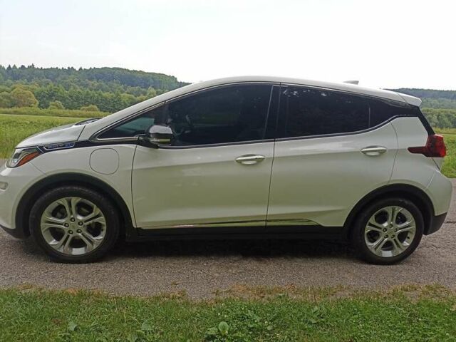 Белый Шевроле Bolt EV, объемом двигателя 0 л и пробегом 45 тыс. км за 16500 $, фото 15 на Automoto.ua