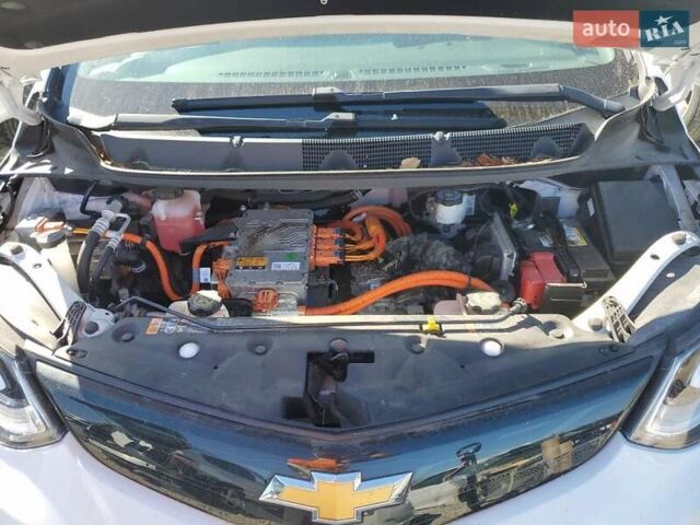 Белый Шевроле Bolt EV, объемом двигателя 0 л и пробегом 75 тыс. км за 3700 $, фото 10 на Automoto.ua