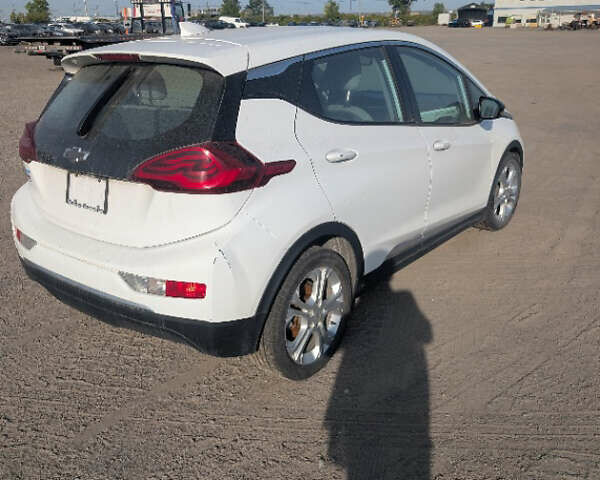 Белый Шевроле Bolt EV, объемом двигателя 0 л и пробегом 182 тыс. км за 11200 $, фото 7 на Automoto.ua