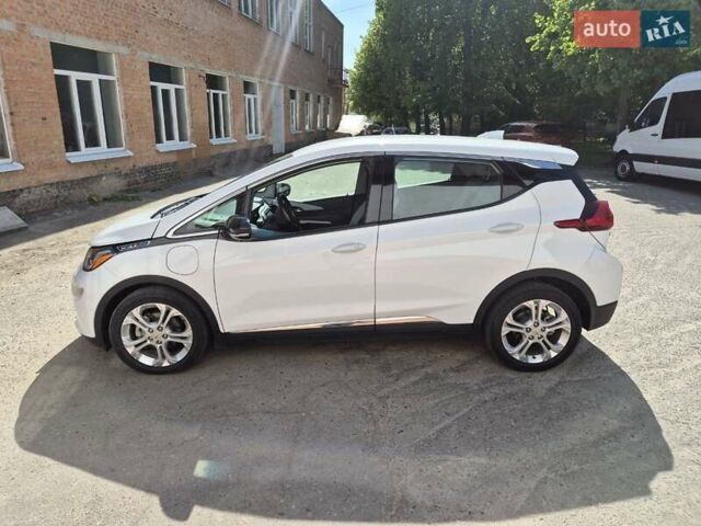 Белый Шевроле Bolt EV, объемом двигателя 0 л и пробегом 60 тыс. км за 17500 $, фото 10 на Automoto.ua